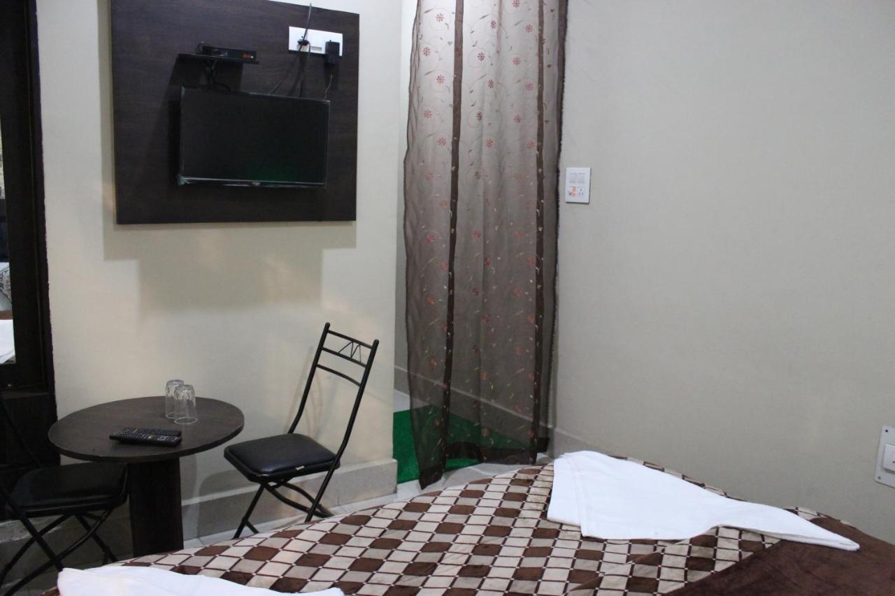 Hotel Samar Srinagar  Bagian luar foto